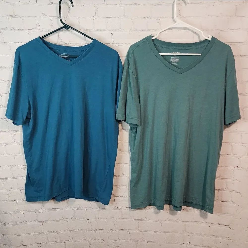 Men's V-Neck shirt bundle, size XL and XXL